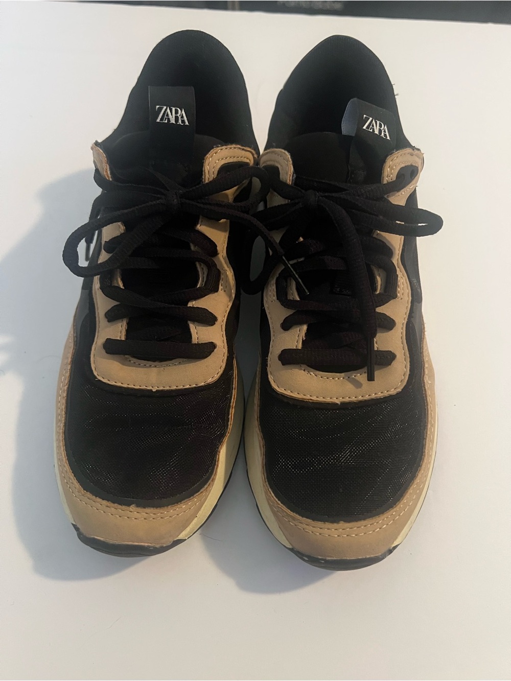 Zara Women’s US 7.5 EU 38 Black Tan Contrasting Athletic Shoes Sneakers